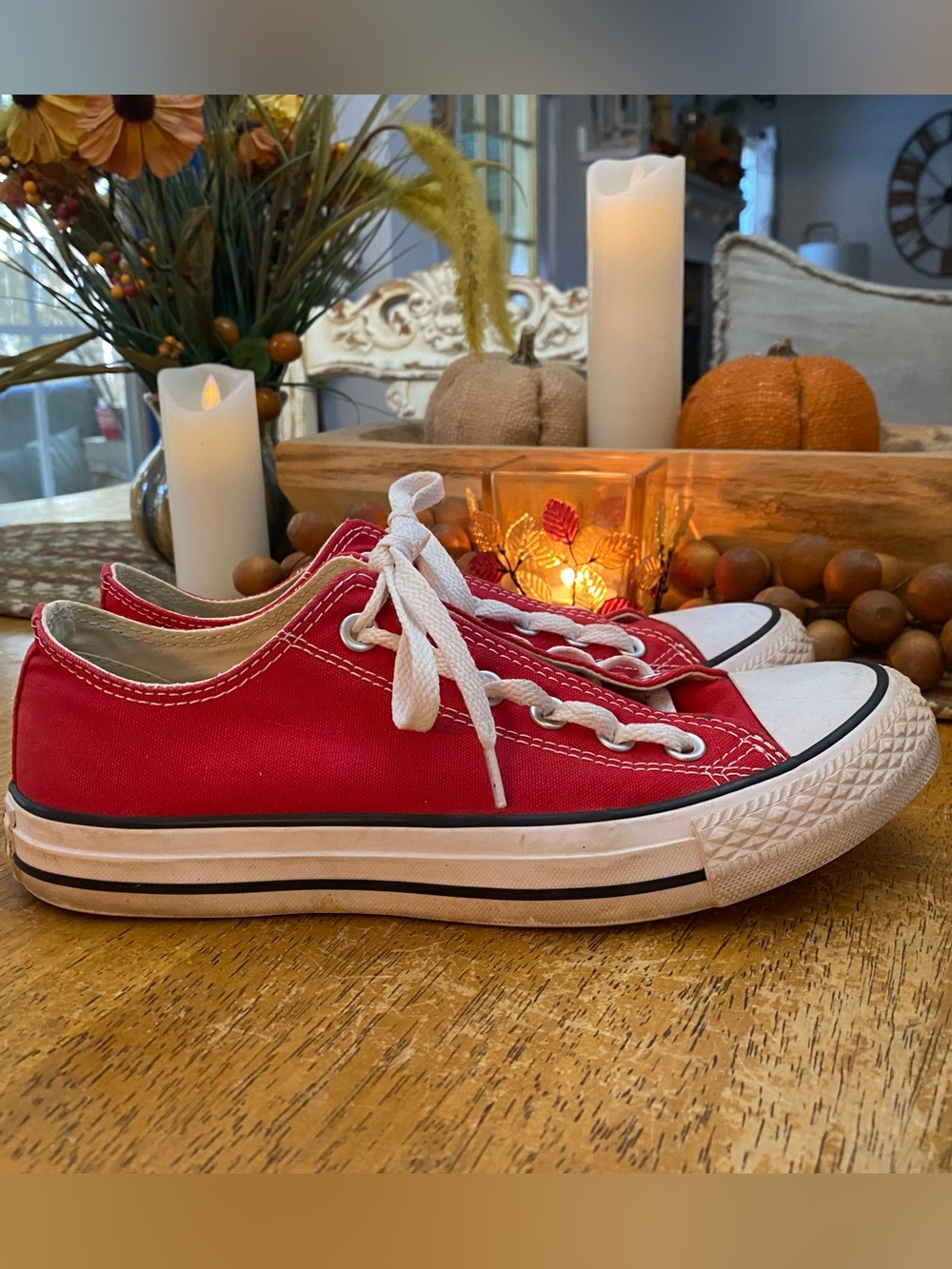 Converse Chuck Taylor All Star Low Top Sneakers…woman’s size 8 or Men’s size 6.
